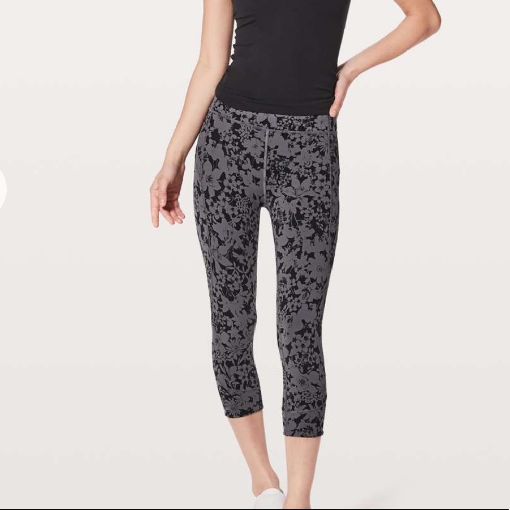 Lululemon In Movement Crops - Picture 2 of 11